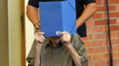 Карыя эч нерсе эсимде жок деп кайталап жатты...