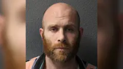 Kuri Old Bailey, Damien Byrnes yaremeye icaha co kubabaza abishaka 