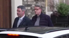 Привођење Питера Менделсона