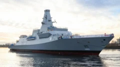 Фрегат у причала