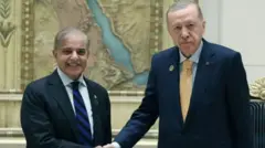 கடந்த ஆண்டு டிசம்பரில் எர்டோகன் பாகிஸ்தானுக்கு பயணம் செய்தார்
