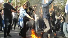 Imyiyerekano yatanguriye mu karere k'aba Kurde muri Irani ica iwkragira igihugu cose 