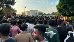 শিক্ষামন্ত্রীর পদত্যাগ চেয়ে বিক্ষোভ