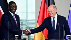 Di two leaders hope say di deal go benefit dia kontris - but face strong criticism back home