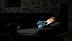 Dubartii harkashee lamaan fuula dhokfatte