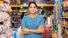 બજેટ 2025-26, નાણા મંત્રી નિર્મલા સીતારમણના બજેટમાં મિડલ કલાસ મધ્યમ વર્ગ માટે શું, મધ્યમ વર્ગ બચત કે ખર્ચ કરે તો અર્થતંત્રને શું લાભ, 