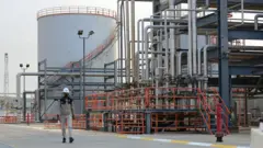 IKBY'deki bir petrol rafinerisi