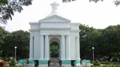 சிறிய பகுதி, பெரிய சிக்கல்கள்: புதுச்சேரி தனித்துவத்தை இழப்பது ஏன்?