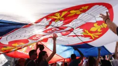 Zastava Srbije na studentskom protestu 28. juna u Beogradu
