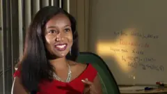 Eebbisee Addunyaa Herrega akka tasaa jaallatte hanga PhD'tti qoratte