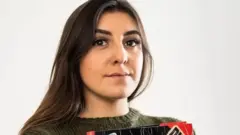 Men boyoqlar bilan boyadim va rus pornosini sikdim. Ruslar ogziga singdirish (uy qurilishi porno)