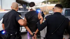 İsrail polisinin yeniden yakaladığı mahkumlardan biri Zekeriya Zübeydi.