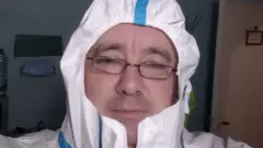 Фельдшер 2 км тягнув хворого на плечах через сніг. Допомагали сусідки
