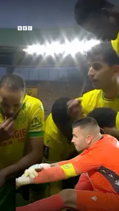 حيلة حارس مرمى لإفطار زملائه الصائمين في الدوري الفرنسي