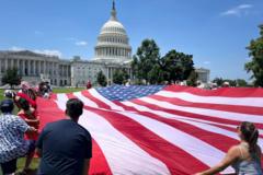 США празднуют свое 250-летие с рекордной помпой и при рекордной жаре