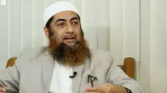 ঢাকার উত্তরায় জামিয়া দারুল আরকাম ইসলামিয়া মাদ্রাসার শিক্ষক ড. ওয়ালীয়ুর রহমান