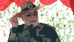 අනුර කුමාර දිසානායක ශ්‍රී ලංකාවේ මීළඟ විභව නායකයෙකු විය හැකි බව හඳුනාගත් නවදිල්ලිය, ජාතික ජන බලවේගයේ නායකයින්ට ඉන්දියාවේ සංචාරයක් සඳහා ආරාධනා කරන්නේ පසුගිය ජනාධිපතිවරණයට මාස කිහිපයකට පෙර 2024 වසරේදීය.