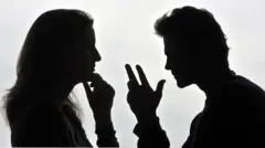 صورة لمشهد تمثيلي تظهر رجلاً وامرأة يختلفان في النقاش بينهما 