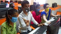 दहावीचा उद्या निकाल, या ठिकाणी पाहा तुमचे मार्क्स