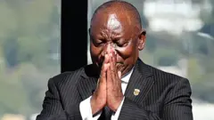 Ramaphosa arimo kurahirira manda ya kabiri 