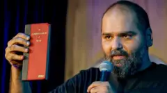 कुणाल कामरा