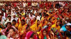 एउटा चुनावी सभामा सहभागी महिलाहरू (फाइल तस्बिर)