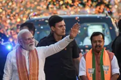 नरेंद्र मोदी 