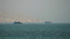 سفن في مضيق هرمز