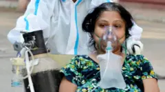 Umurwayi ku bitaro bya Kolkata mu Buhindi 27/04/2021