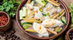 Суп с ревенем, крутым яйцом и рыбой