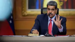 Nicolás Maduro fazendo o anúnciogrupo 365betuma coletivagrupo 365betimprensa no Palácio Presidencialgrupo 365betMiraflores.