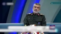 امیرعلی حاجی‌زاده، فرمانده نیروی هوافضای سپاه، در یک برنامه در تلویزیون ایران، ماجرایی را تعریف کرد که در آن یکی از کشورهای دوست ایران از تحویل رادار به ایران خودداری کرد.