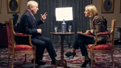 アンドリュー氏とメイトリス記者