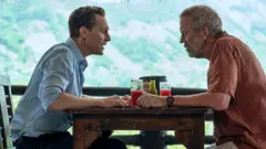 Cena da série 'O Gerente da Noite'