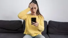 चुकीच्या अकाऊंटमध्ये पैसे गेले तर 