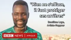 Laye est un artiste rappeur qui fait usage de l'humour pour sensibiliser.