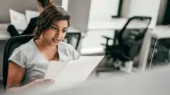 ਕੈਨੇਡਾ ਦੇ ਇਮੀਗ੍ਰੇਸ਼ਨ ਮੰਤਰੀ ਮਾਰਕ ਮਿਲਰ ਨੇ ਪਰਵਾਸ ਨੀਤੀ ਦੇ ਨਿਯਮਾਂ ਵਿੱਚ ਹੋਏ ਕੁਝ ਬਦਲਾਅ ਦਾ ਐਲਾਨ ਕੀਤਾ ਹੈ।