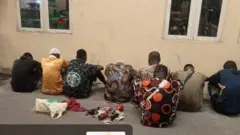 Awọn mẹjọ tọwọ ba pe wọn kọ ojubọ oriṣa saarin ọna l'Ekoo