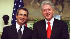 El expresidente de México, Ernesto Zedillo, y el expresidente de EE.UU., Bill Clinton, negociaron el rescate financiero en 1995.