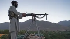 Толибон жангчиси