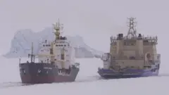 بازدید از پایگاه نظامی روسیه در قطب شمال