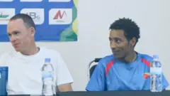 ትማሊ ኣብ ዝነበረ ጋዜጣዊ መግለጺ ናይ ክብሪ ዕዱማት ኮይኖም ካብ ዝቐረቡ ክሪስ ፍሩምን መርሃዊ ቅዱስን