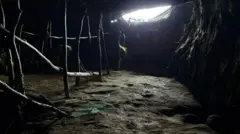 மகாராஷ்டிரா, ஒரு சிறிய குகைக்குள் 150 பசு, 10 எருமை மற்றும் ஆடுகளுடன் 3 குடும்பங்கள் வாழ்வது எப்படி?