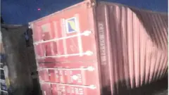 Container to ṣubú 