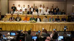 กลุ่มรวมพลังแผ่นดินนัดชุมนุมใหญ่ 28 มิ.ย. โดยขอให้ประชาชนคนไทยมาร่วมให้มากกว่าการนัดชุมนุมภายในกัมพูชาเมื่อ 2 วันก่อน