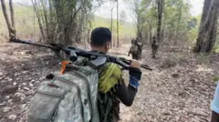 మావోయిస్టులు, నక్సలైట్లు, ఆయుధాలు, శాంతి చర్చలు, కేంద్ర ప్రభుత్వం 