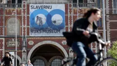 Amsterdam'daki Rijksmuseum'da geçen Mayıs'ta düzenlenen "Kölelik" başlıklı serginin posteri
