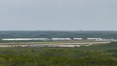 Centro de detención para migrantes indocumentados en los Everglades, Sur de Florida.