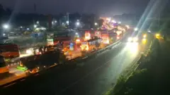 ঢাকা-টাঙ্গাইল মহাসড়কে ২৫ থেকে ৩০ কিলোমিটার যানজটের খবরও পাওয়া গেছে