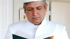 آرش کسروی متولد ۱۳۴۶ بود